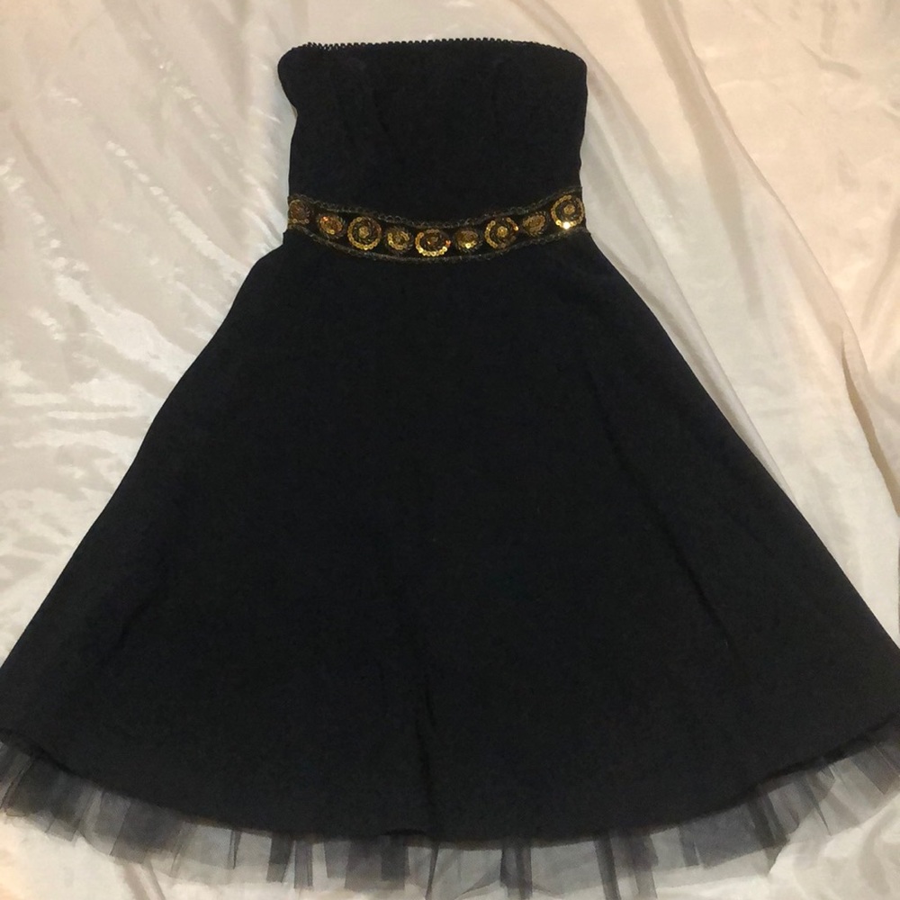 Black strapless prom dress